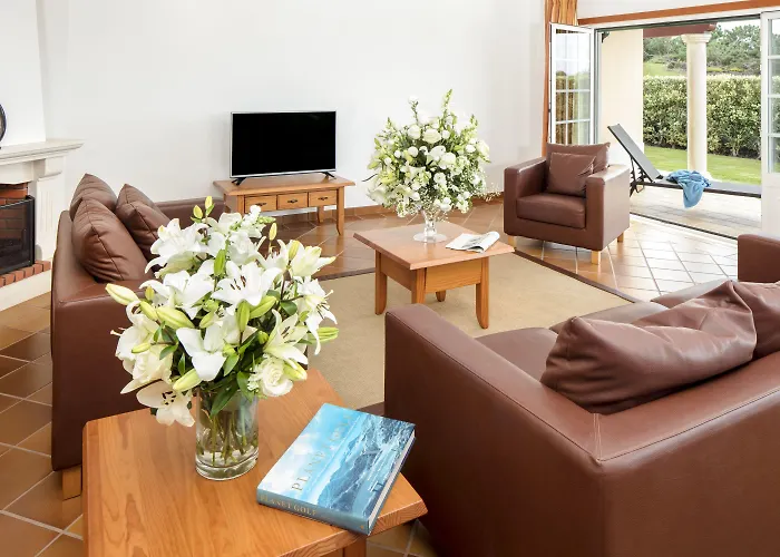 The Village - D'el Rey Golf &